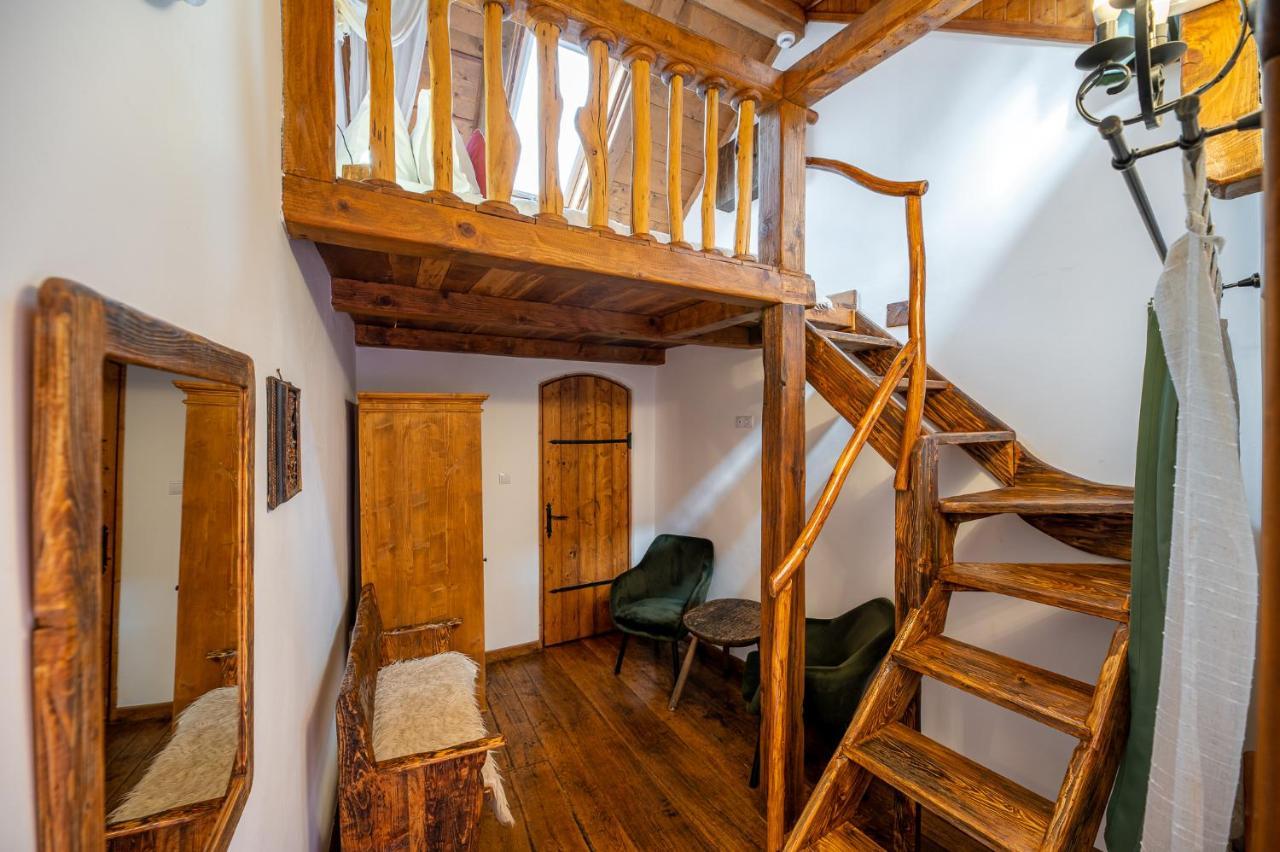 Boutique Hotel Von Graf Сигишоара Экстерьер фото