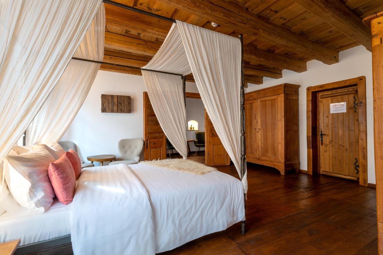 Boutique Hotel Von Graf Сигишоара Экстерьер фото