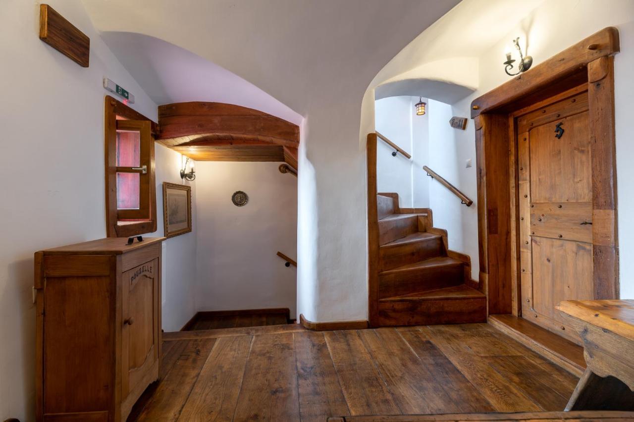 Boutique Hotel Von Graf Сигишоара Экстерьер фото